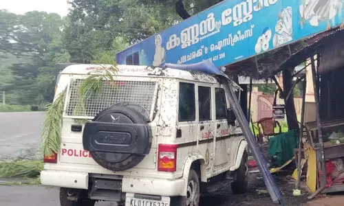 നിയന്ത്രണംവിട്ട പൊലീസ് ജീപ്പ് കടയിലേക്ക് ഇടിച്ചുകയറി; എസ്.ഐക്കും ഡ്രൈവർക്കും പരിക്ക്