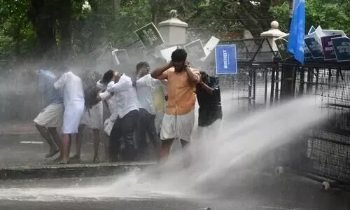 പരീക്ഷാ ക്രമക്കേടുകൾ: രാജ്ഭവനിലേക്കുള്ള കെ.എസ്.യു മാർച്ചിൽ സംഘർഷം