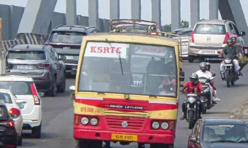 കെ.എസ്.ആർ.ടി.സി ജീവനക്കാർക്ക് ഒറ്റത്തവണയായി ശമ്പളം നൽകാൻ സർക്കാർ സഹായം