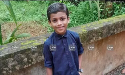 ഓട്ടോമാറ്റിക് ഗേറ്റിനിടയിൽ കുടുങ്ങി നാലാം ക്ലാസുകാരന് ദാരുണാന്ത്യം