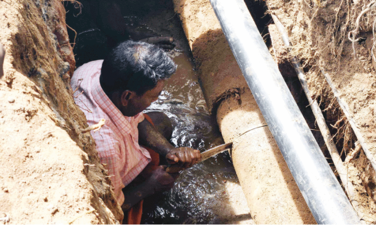 ചെന്ത്രാപ്പിന്നി മേഖലയിൽ കുടിവെള്ള വിതരണം മുടങ്ങിയിട്ട് ഒരുമാസം;  പരിഹരിക്കാനാകാതെ വാട്ടർ അതോറിറ്റി