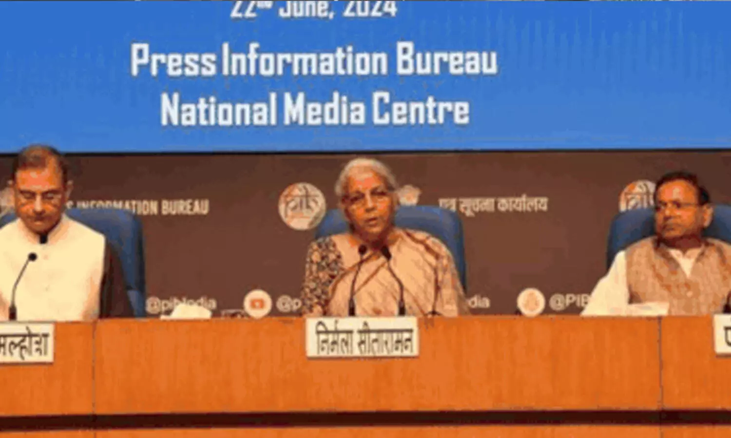 ബയോമെട്രിക് അധിഷ്‌ഠിത ആധാർ അഖിലേന്ത്യാടിസ്ഥാനത്തിൽ കൊണ്ടുവരുമെന്ന് നിർമല സീതാരാമൻ