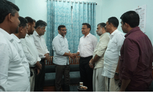 അഡ്വ. ഹാരിസ്​ ബീരാൻ ജമാഅത്ത്​ അമീറിനെ സന്ദർശിച്ചു