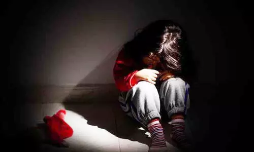 പ്രായപൂർത്തിയാകാത്ത പെൺകുട്ടികളെ ലൈംഗികമായി പീഡിപ്പിച്ചതിന് ഹെഡ്മാസ്റ്റർക്കെതിരെ കേസ്