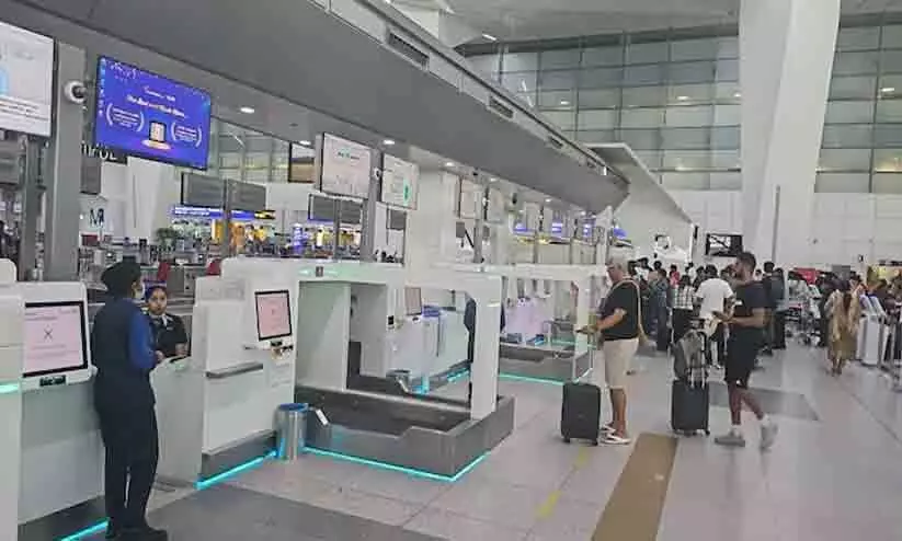 ദുബൈയിലേക്കുള്ള വിമാനത്തിൽ ബോംബ് ഭീഷണി; തമാ​ശക്ക് ചെയ്തതെന്ന് 13കാരൻ