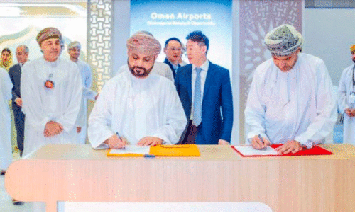 Oman Airports Authority in partnership with Omantel Signing the document