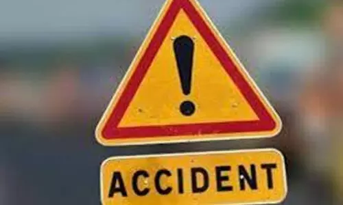 ഹരിയാനയിൽ ട്രക്കിൽ ഇടിച്ച കാറിന് തീപിടിച്ച് മൂന്നു പേർ മരിച്ചു