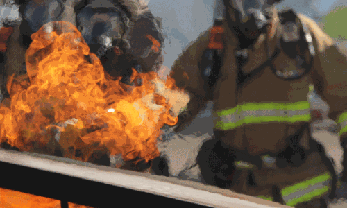 ഷാർജയിലെ വെയർഹൗസിൽ തീപിടിത്തം ഷാർജയിലെ വെയർഹൗസിൽ തീപിടിത്തം