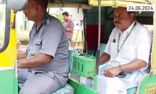 എം.പിയായി സത്യപ്രതിജ്ഞ ചെയ്യാൻ ഫ്രാ​ൻ​സി​സ് ജോർജ് എത്തിയത് ഓ​ട്ടോറിക്ഷയിൽ
