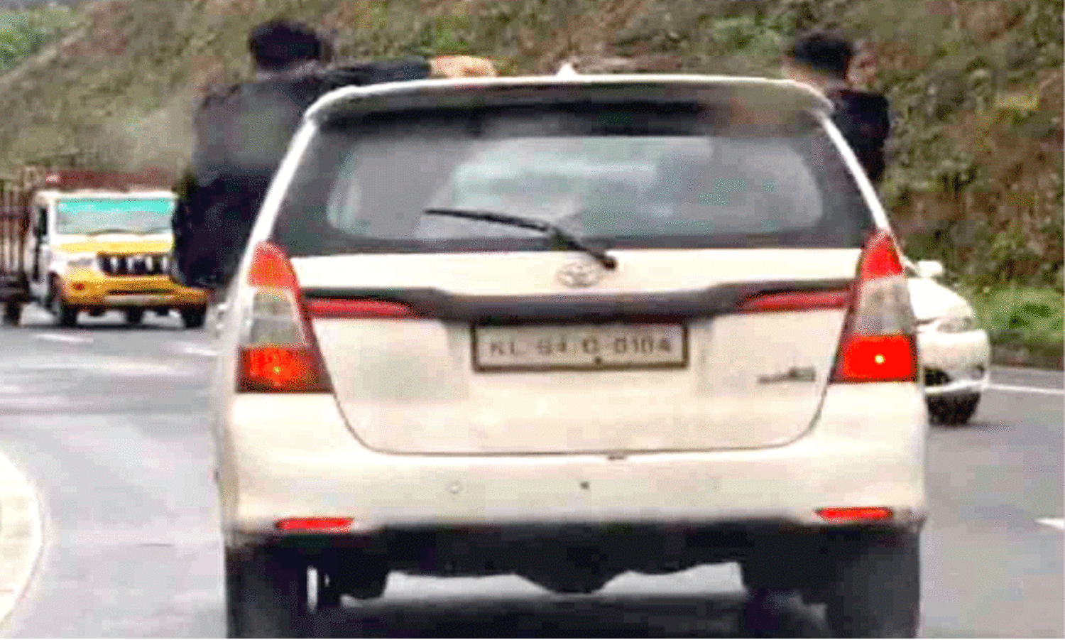 ഗ്യാപ് റോഡിൽ വീണ്ടും വാഹനാഭ്യാസം; നടപടി കടുപ്പിച്ച് മോട്ടോർ വാഹന വകുപ്പ്