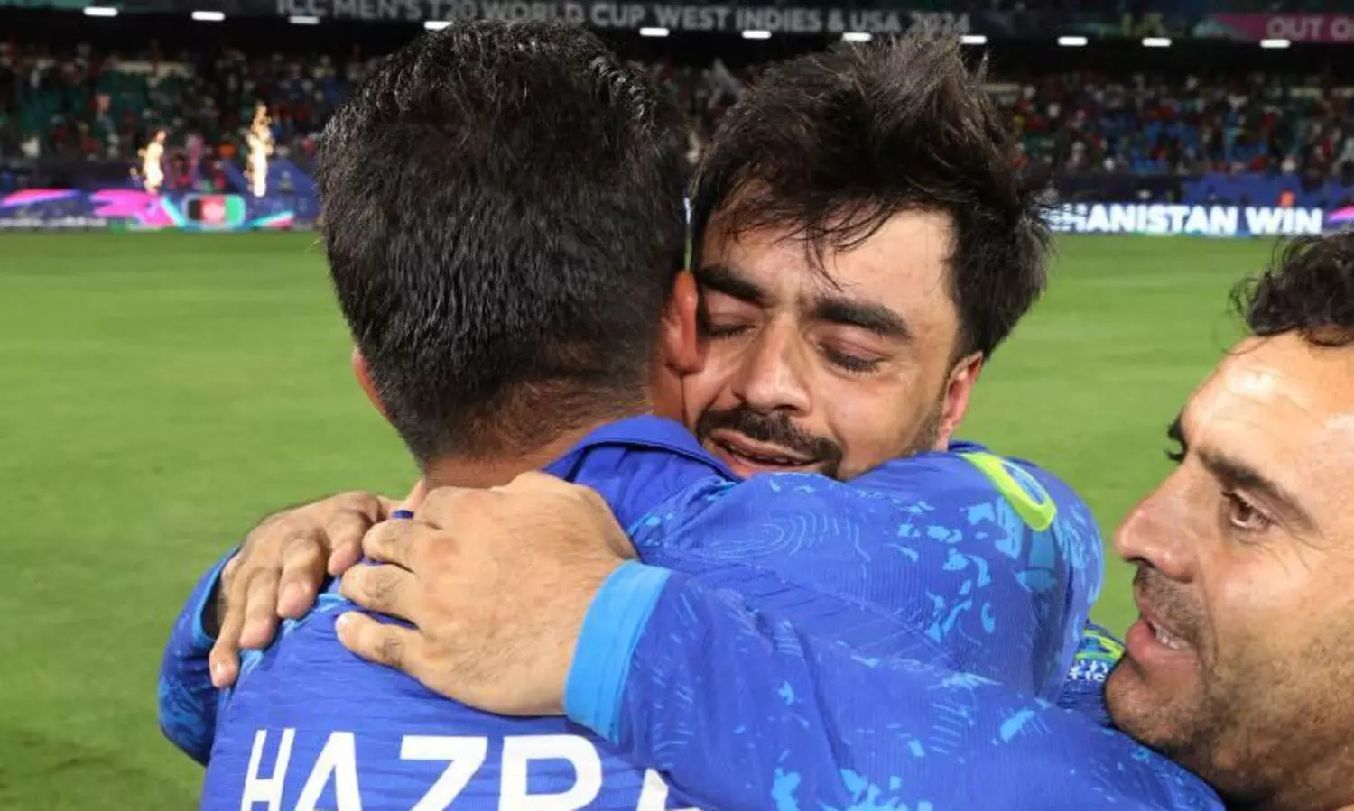 അഫ്ഗാന്റെ സെമി ഫൈനൽ പ്രവേശനത്തിന് പിന്നാലെ കണ്ണീരണിഞ്ഞ് റാഷിദ് ഖാൻ