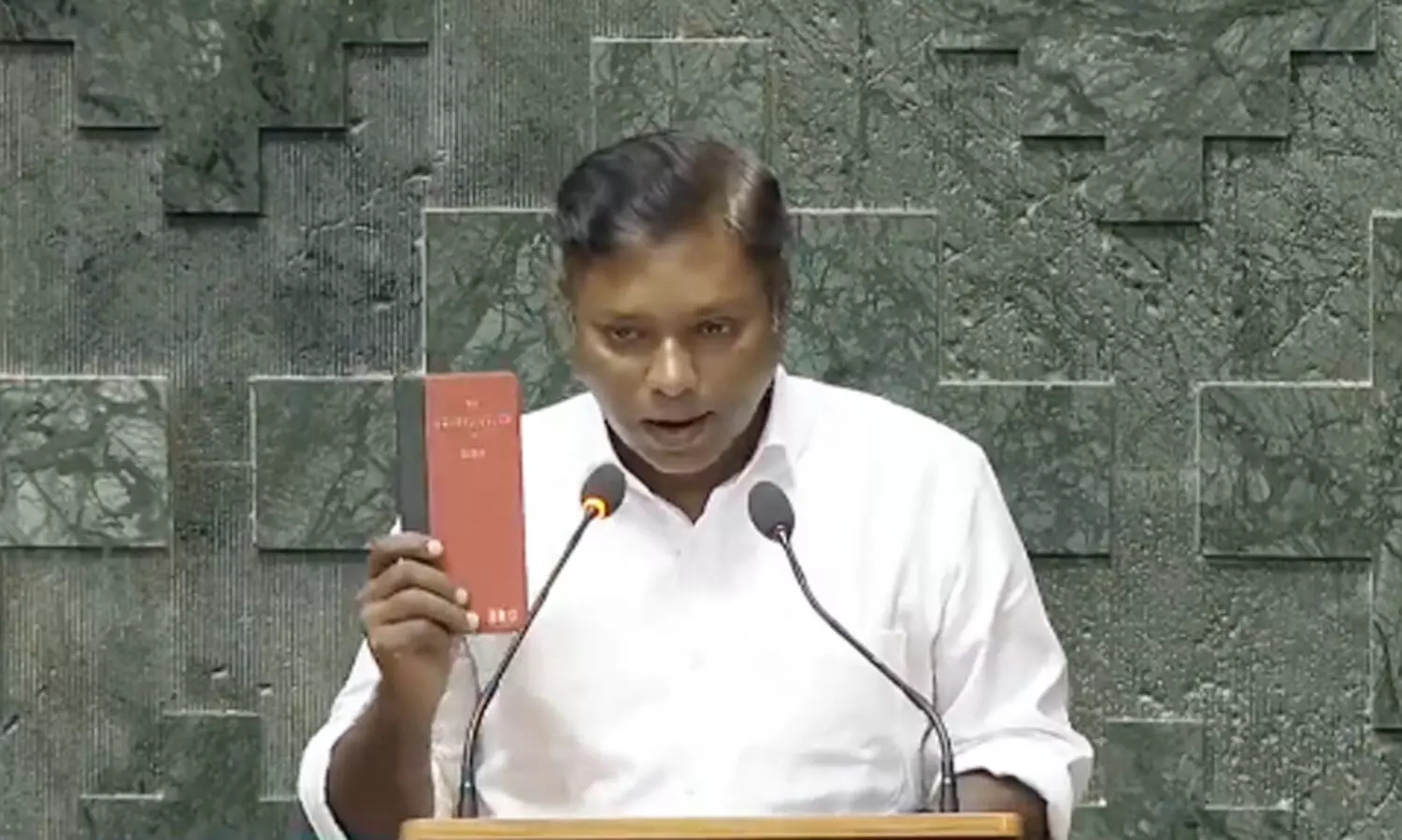 ന്യൂനപക്ഷങ്ങൾക്കും ദലിതുകൾക്കും ആദിവാസികൾക്കുമെതിരായ അതിക്രമങ്ങൾക്കെതിരെ മുദ്രാവാക്യവുമായി ശശികാന്ത് സെന്തിൽ