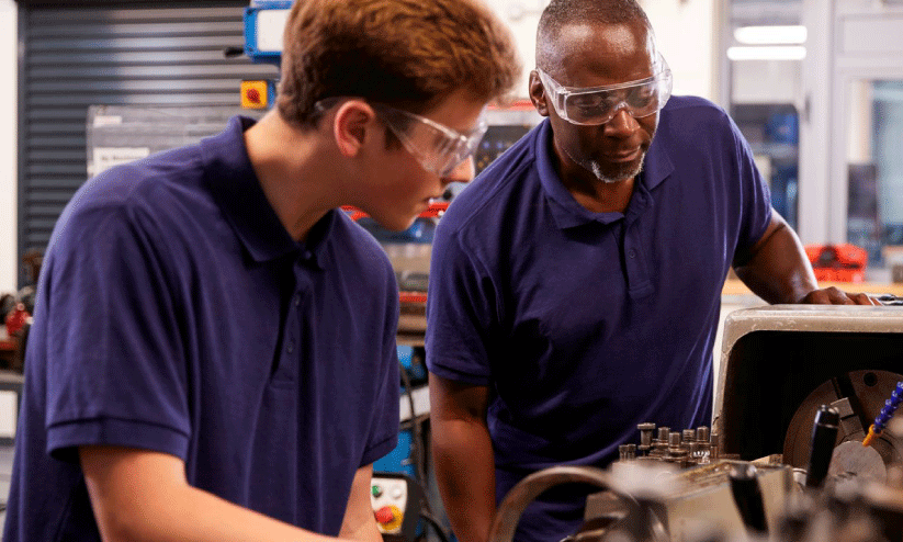 അവധിക്കാല പരിശീലനം; വിദ്യാർഥികൾക്ക് അപകടകരമായ ജോലിക്ക് വിലക്ക് അവധിക്കാല പരിശീലനം; വിദ്യാർഥികൾക്ക് അപകടകരമായ ജോലിക്ക് വിലക്ക്