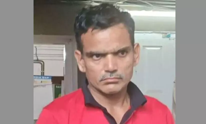 ട്രെയിനിൽ വിദേശ വനിതയെ കടന്നുപിടിച്ച പാൻട്രി ജീവനക്കാരൻ പിടിയിൽ ട്രെയിനിൽ വിദേശ വനിതയെ കടന്നുപിടിച്ച പാൻട്രി ജീവനക്കാരൻ പിടിയിൽ