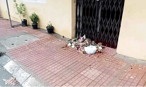 റാന്നി പഞ്ചായത്ത്​ ഓഫിസ്​ പടിക്കൽ മാലിന്യം തള്ളിയയാൾ പിടിയിൽ