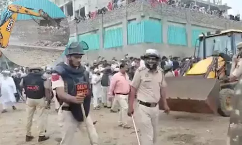 മസ്ജിദിന്റെ ഭാഗം പൊളിച്ചു; ഡൽഹി മംഗൾപുരിയിൽ  സംഘർഷം