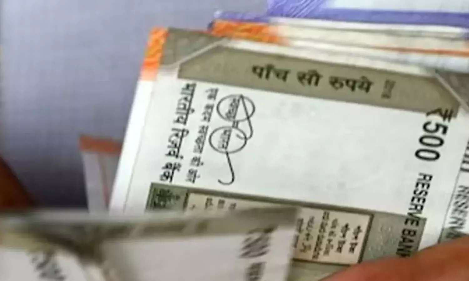 ക്ഷേമ പെൻഷൻ വിതരണം നാളെ മുതൽ; 900 കോടി അനുവദിച്ചു