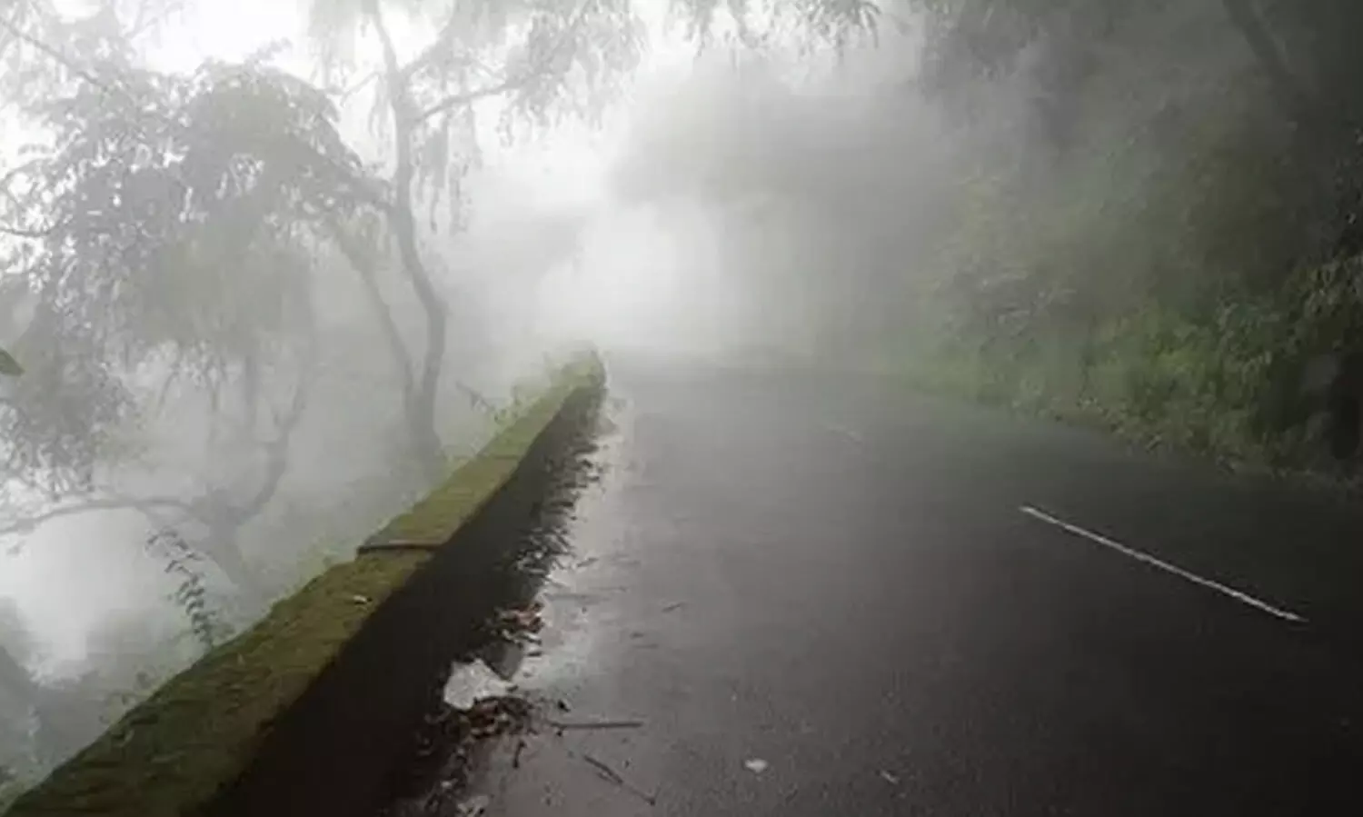 മഴ: വയനാട്ടിലെ വിനോദ സഞ്ചാര കേന്ദ്രങ്ങളിൽ നാളെ പൊതുജനങ്ങളെ പ്രവേശിപ്പിക്കില്ല