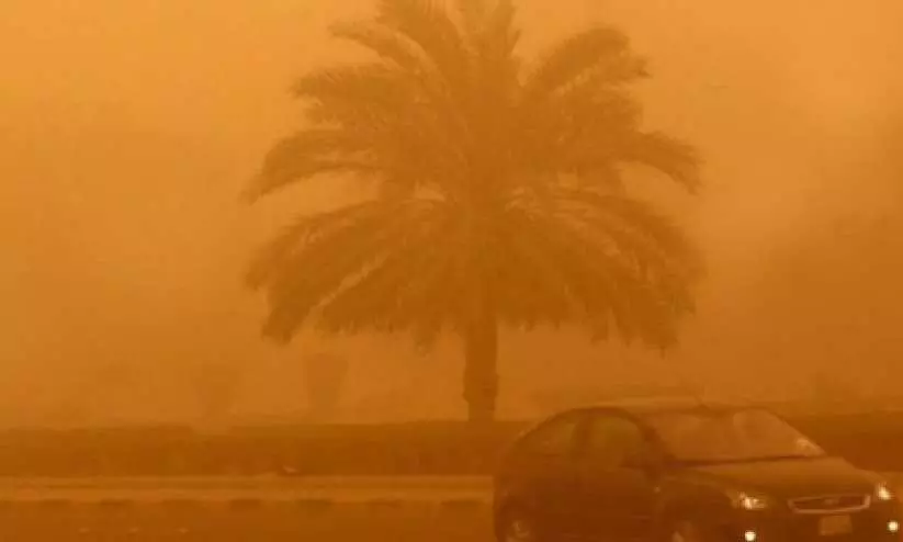 രാജ്യത്ത് വ്യാപക കാറ്റ് രാജ്യത്ത് വ്യാപക കാറ്റ്