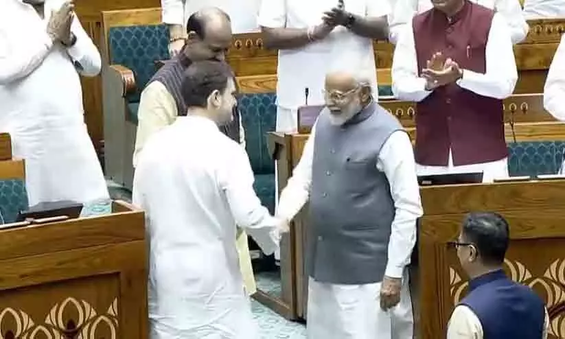 PM Modi, Rahul Gandhi Shake Hands