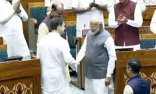PM Modi, Rahul Gandhi Shake Hands