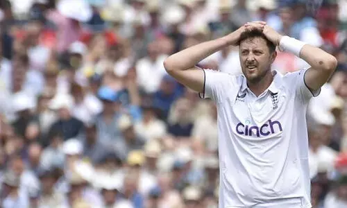 ഒറ്റ ഓവറിൽ 43 റൺസ് നൽകി ഇംഗ്ലീഷ് സ്റ്റാർ ബൗളർ!