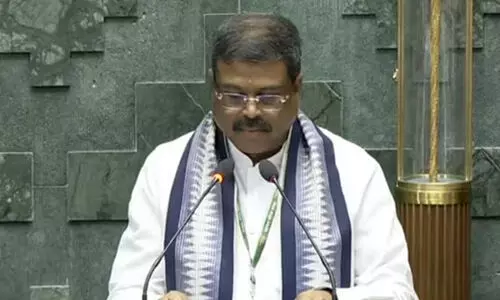 ലോ​ക്സ​ഭ​യി​ൽ നീറ്റിന്റെ ചൂടറിഞ്ഞ് ധർമേന്ദ്ര പ്രധാൻ