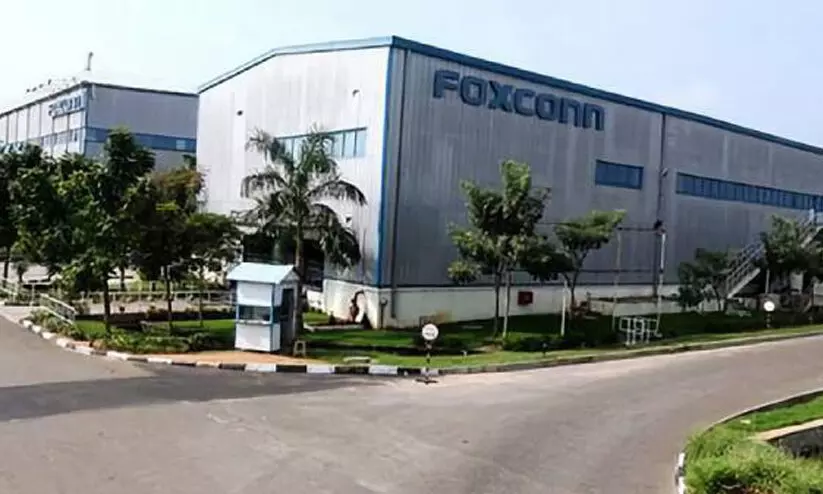 ആപ്പിളിനായി ഉപകരണങ്ങൾ നിർമിക്കുന്ന കമ്പനിയിൽ വിവാഹിതരായ സ്ത്രീകൾക്ക് തൊഴിൽവിലക്ക്