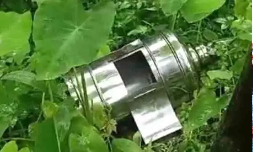 പൂക്കോട് കീനൂർ ക്ഷേത്രത്തിൽ മോഷണം; രണ്ട് ഭണ്ഡാരങ്ങളിലെ പണം കവർന്നു പൂക്കോട് കീനൂർ ക്ഷേത്രത്തിൽ മോഷണം; രണ്ട് ഭണ്ഡാരങ്ങളിലെ പണം കവർന്നു