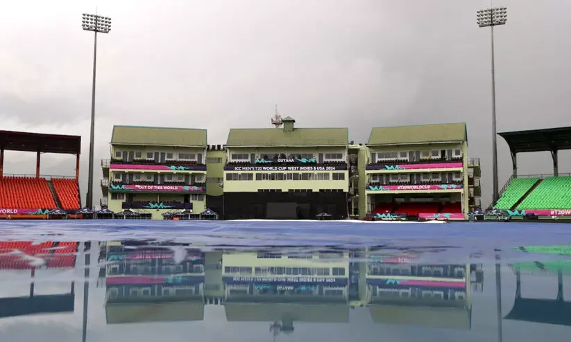 ഗയാനയിൽ തകർപ്പൻ മഴ; ഇന്ത്യ-ഇംഗ്ലണ്ട് സെമി മത്സരം വൈകുന്നു ഗയാനയിൽ തകർപ്പൻ മഴ; ഇന്ത്യ-ഇംഗ്ലണ്ട് സെമി മത്സരം വൈകുന്നു