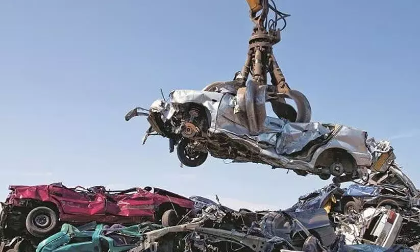 15 വർഷം കഴിഞ്ഞ വാഹനങ്ങൾ പൊളിക്കാൻ സംസ്ഥാനത്ത് കേന്ദ്രം തുടങ്ങുന്നു; ടെൻഡർ ഉടൻ 15 വർഷം കഴിഞ്ഞ വാഹനങ്ങൾ പൊളിക്കാൻ സംസ്ഥാനത്ത് കേന്ദ്രം തുടങ്ങുന്നു; ടെൻഡർ ഉടൻ