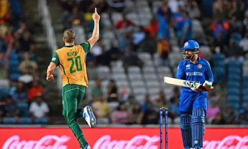 അഫ്ഗാനെ ചുരുട്ടിക്കെട്ടി ദക്ഷിണാഫ്രിക്ക; പ്രോട്ടീസിന് 57 റൺസ് വിജയലക്ഷ്യം