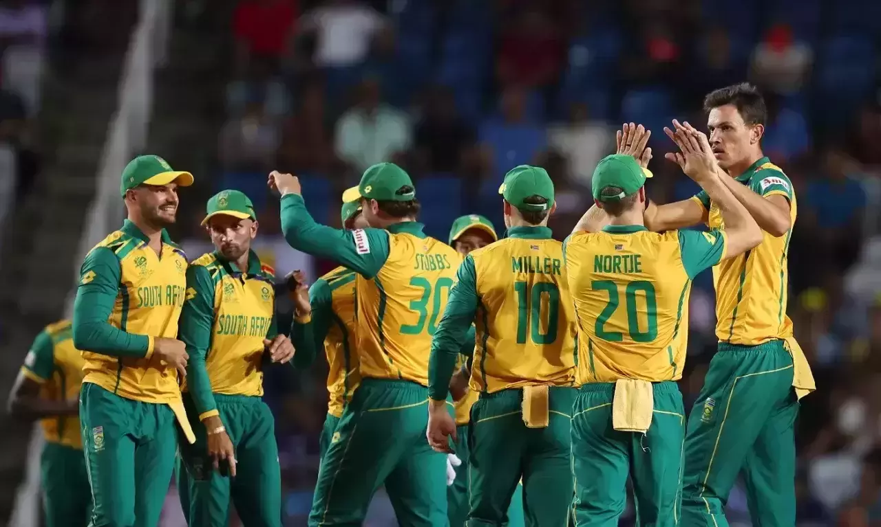 അനായാസം പ്രോട്ടീസ്; ഒമ്പതാം ഓവറിൽ കളിതീർത്ത് ഫൈനലിൽ