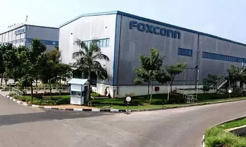 ആപ്പിളിനായി ഉപകരണങ്ങൾ നിർമിക്കുന്ന കമ്പനിയിൽ വിവാഹിതരായ സ്ത്രീകൾക്ക് തൊഴിൽവിലക്ക്