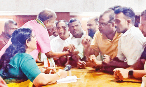 വ​ഴി ന​ഷ്ട​പ്പെ​ട്ട പ​ട്ടി​ക​ജാ​തി വീ​ടു​ക​ൾ; തി​രി​ച്ചു​പി​ടി​ക്കാ​ൻ വ​ഴി​തേ​ടി ന​ഗ​ര​സ​ഭ