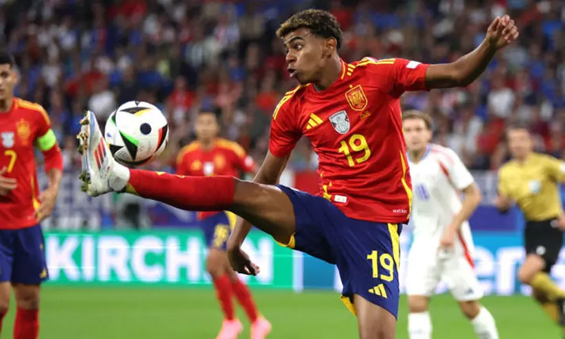 യൂറോ കപ്പിനിടയിൽ പരീക്ഷ ജയിച്ച് സ്പാനിഷ് താരം ലാമിൻ യമാൽ