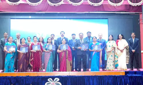 ഇ​ന്ത്യ​ൻ സ്കൂ​ൾ അ​ധ്യാ​പ​ക​രു​ടെ സേ​വ​നമി​ക​വി​ന് ആ​ദ​രം