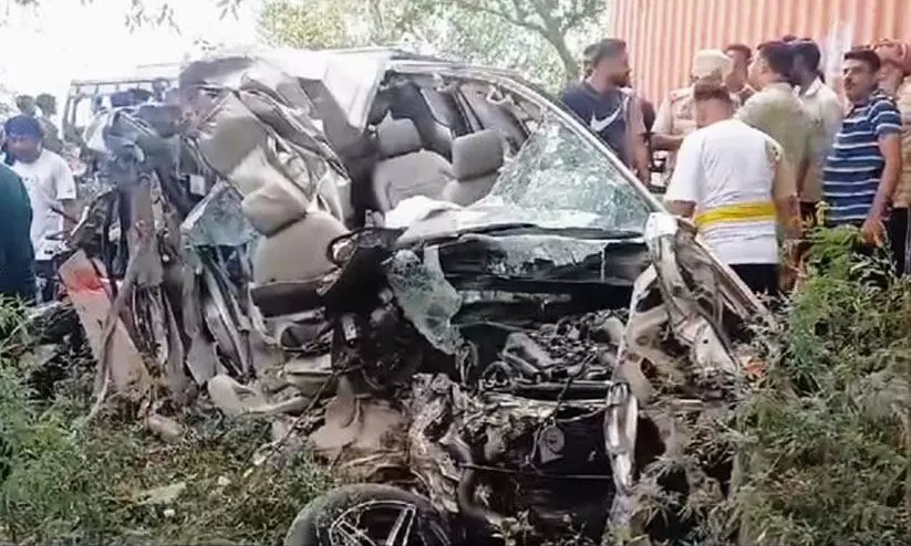 പഞ്ചാബിലെ ഹോഷിയാർപൂരിൽ കാറും ട്രക്കും കൂട്ടിയിടിച്ചു: നാലുപേർ മരിച്ചു പഞ്ചാബിലെ ഹോഷിയാർപൂരിൽ കാറും ട്രക്കും കൂട്ടിയിടിച്ചു: നാലുപേർ മരിച്ചു