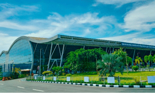 തി​രു​വ​ന​ന്ത​പു​രം എ​യ​ർ​പോ​ർ​ട്ട്​ യൂ​സ​ർ ഫീ ​വ​ർ​ധ​ന: പ്ര​വാ​സി​ക​ൾ​ക്ക്​ ഇ​രു​ട്ട​ടി