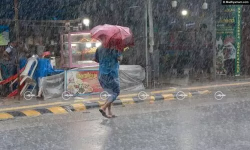 ഇ​ന്ന് ഒ​റ്റ​പ്പെ​ട്ട ശ​ക്ത​മാ​യ മ​ഴ​ക്ക് സാ​ധ്യ​ത; വ​ട​ക്ക​ൻ കേ​ര​ള​ത്തി​ൽ ക​ന​ക്കും