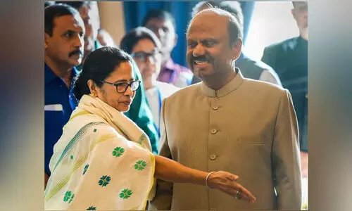 അപകീർത്തികരമായ പരാമർശം; മമത ബാനർജിക്കെതിരെ ഗവർണർ മാനനഷ്ടക്കേസ് ഫയൽ ചെയ്തു