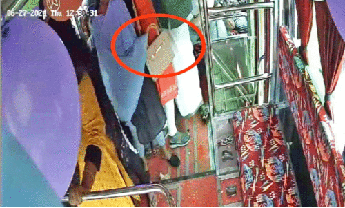 Theft in bus