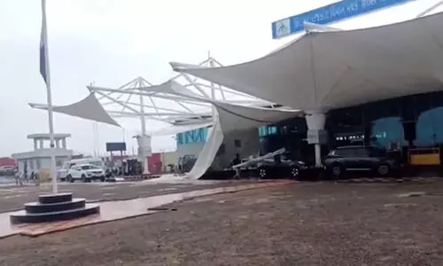 ഗുജറാത്തിലെ രാജ്കോട്ട് വിമാനത്താവളത്തിന്റെ മേൽക്കൂരയും തകർന്നു