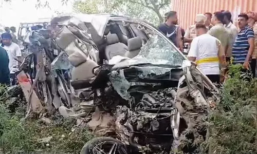 പഞ്ചാബിലെ ഹോഷിയാർപൂരിൽ കാറും ട്രക്കും കൂട്ടിയിടിച്ചു: നാലുപേർ മരിച്ചു