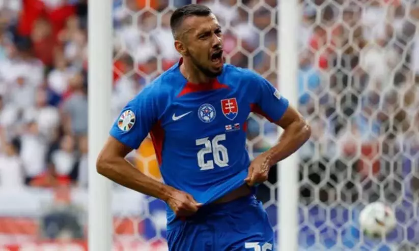 ഇംഗ്ലണ്ടിനെ ഞെട്ടിച്ച് െസ്ലാവാക്യ; ആദ്യ പകുതിയിൽ ഒരു ഗോളിന് മുന്നിൽ ഇംഗ്ലണ്ടിനെ ഞെട്ടിച്ച് െസ്ലാവാക്യ; ആദ്യ പകുതിയിൽ ഒരു ഗോളിന് മുന്നിൽ