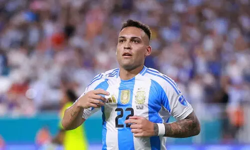 ​മാർട്ടിനെസിന്റെ ഇരട്ട ഗോളിൽ പെറുവിനെ തകർത്ത് അർജന്റീന