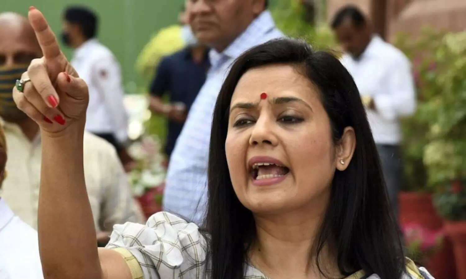 രാജതന്ത്രത്തിന് ലോകതന്ത്രത്തിലൂടെ മറുപടി; 63 ബി.ജെ.പി അംഗങ്ങളെ ജനം നിശ്ശബ്ദരാക്കി -പരിഹസിച്ച് മഹുവ