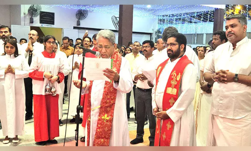 സെ​ന്‍റ് മൈ​ക്കി​ൾ​സ് ക​ത്തോ​ലി​ക്ക ദേ​വാ​ല​യ​ത്തി​ൽ ദു​ക്റാ​ന തി​രു​നാ​ൾ കൊ​ടി​യേ​റി