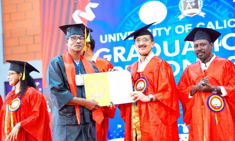 63ാം വയസ്സിൽ ബിരുദം; മാതൃകയായി മുൻ ബഹ്റൈൻ പ്രവാസി 63ാം വയസ്സിൽ ബിരുദം; മാതൃകയായി മുൻ ബഹ്റൈൻ പ്രവാസി