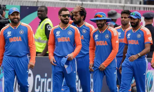 ചുഴലിക്കാറ്റും കനത്ത മഴയും; ഇന്ത്യൻ ടീമിന്റെ മടക്കയാത്ര വൈകുന്നു